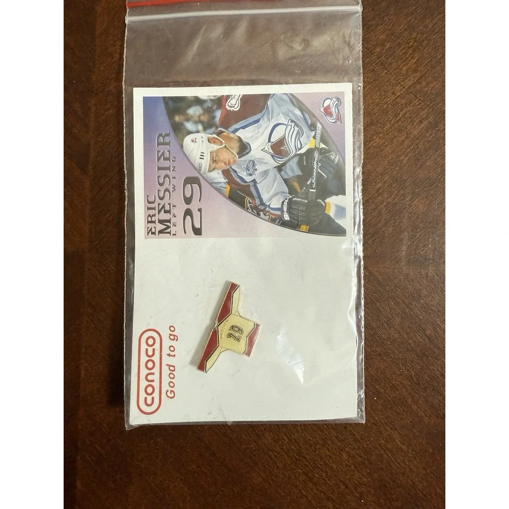 Vtg 2002 Eric‎ Messier #29 Colorado Avalanche Conoco Promo Jersey Pin